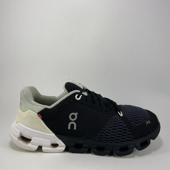 On Cloud Cloudflyer Mesh Running Shoes Womens Size 7 Black Mint Athletic Low Top - Picture 1 of 12
